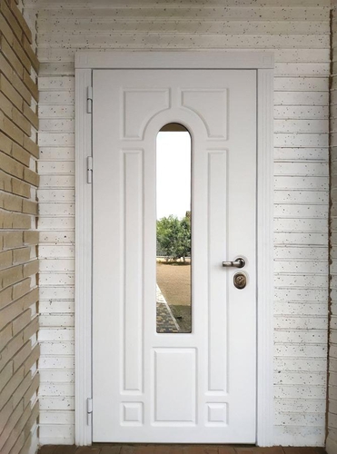 Дверь белого цвета с окном Дверь белого цвета с окном