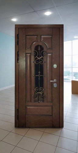 Дверь с решеткой и стеклом Дверь с решеткой и стеклом