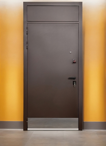 С отбойником и фрамугой С отбойником и фрамугой