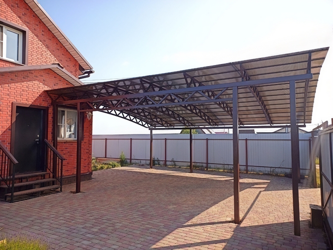 Автонавес для двора частного дома, кровля поликарбонат Автонавес для двора частного дома, кровля поликарбонат