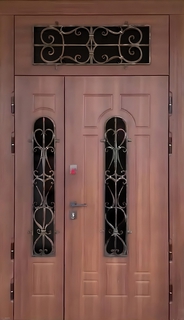 Полуторная металлическая дверь МДФ с фрамугой, решетками и остеклением Полуторная металлическая дверь МДФ с фрамугой, решетками и остеклением