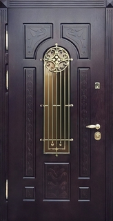 Входная остекленная термодверь с кованой решеткой и темными панелями МДФ